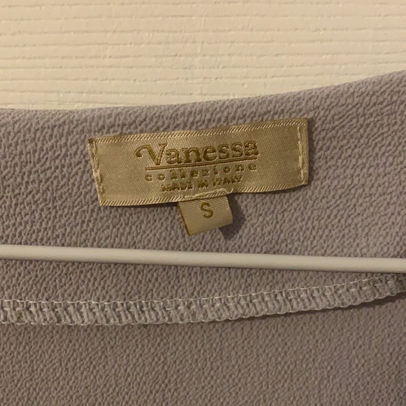 Light gray flowy top - Picture 2 of 4